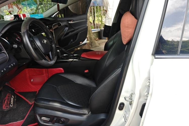 Used Toyota Camry 2019 Revised Version 2.0S Fēngshàng Edition Left Front Seat
