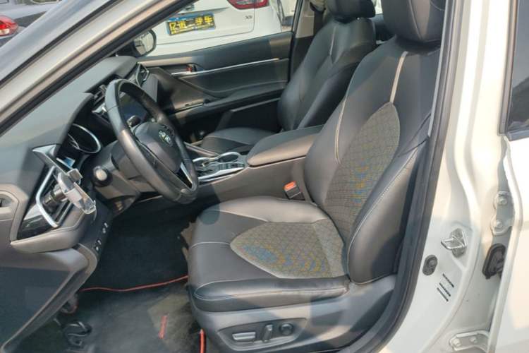 Used Toyota Camry 2019 Dual-Engine 2.5HS FENGSHANG Edition China VI Standard Left Front Seat