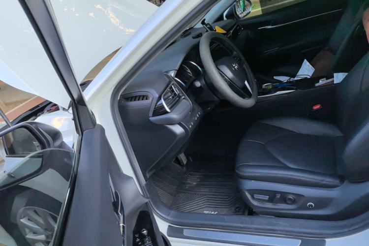 Used Toyota Camry 2019 Revised Version 2.0G Luxury Edition Left Front Seat