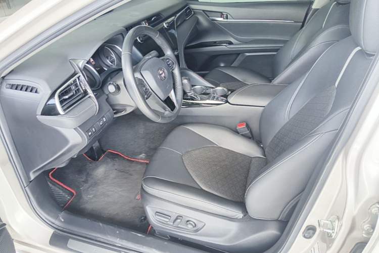 Used Toyota Camry 2019 Dual-Engine 2.5HS FENGSHANG Edition China VI Standard Left Front Seat