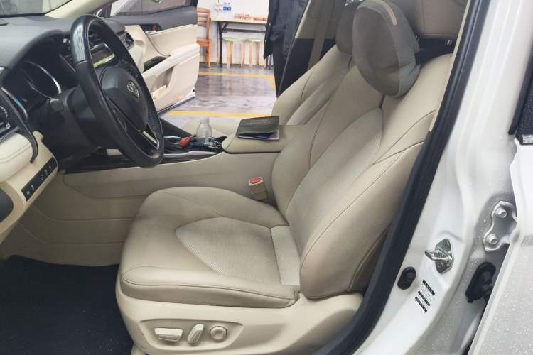 Used Toyota Camry 2019 Revised Version 2.0G Luxury Edition Left Front Seat