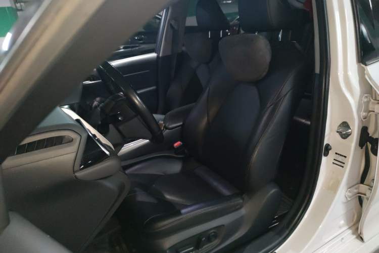 Used Toyota Camry 2019 Dual-Engine 2.5 HG Luxury Edition China VI Standard Left Front Seat
