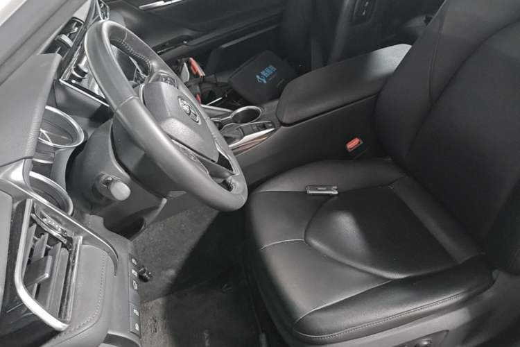 Used Toyota Camry 2019 Revised Version 2.0G Luxury Edition Left Front Seat