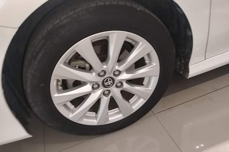 Used Toyota Camry 2019 2.0G Luxury Edition China VI Standard Left Front Wheel Hub