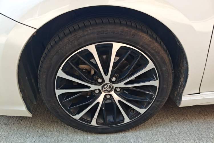 Used Toyota Camry 2019 Revised Version 2.5S Fēngshàng Edition Left Front Wheel Hub