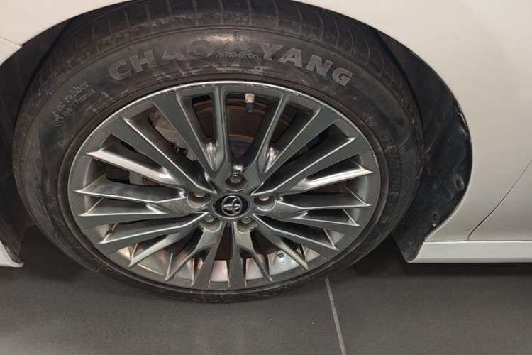 Used Toyota Camry 2019 Dual-Engine 2.5 HG Luxury Edition China VI Standard Left Front Wheel Hub