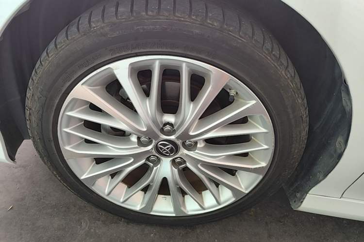 Used Toyota Camry 2019 2.5G Luxury Edition China VI Standard Left Front Wheel Hub