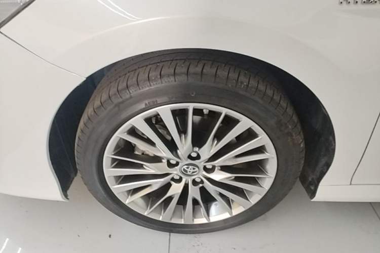 Used Toyota Camry 2019 Revised Version Dual-Engine 2.5 HG Luxury Edition Left Front Wheel Hub