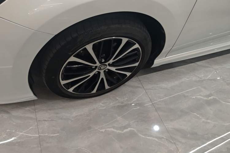 Used Toyota Camry 2019 Revised Version 2.5S Fēngshàng Edition Left Front Wheel Hub