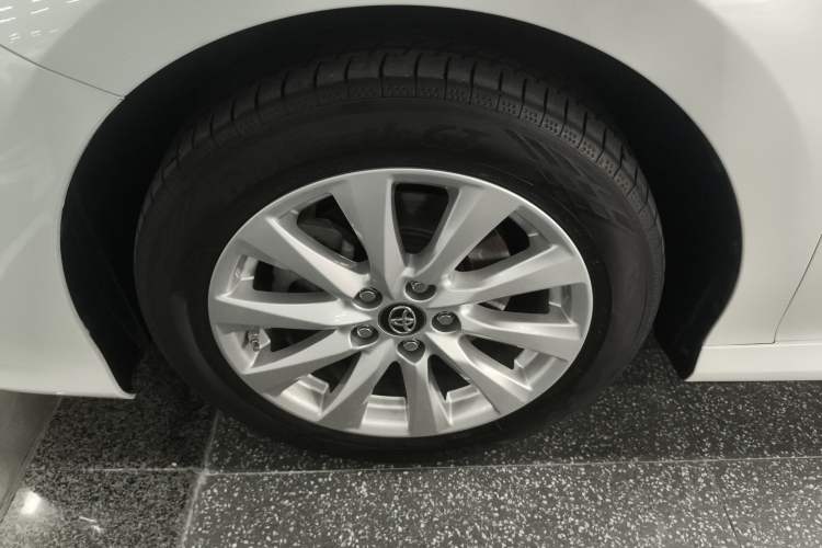 Used Toyota Camry 2019 Revised Version 2.0G Luxury Edition Left Front Wheel Hub