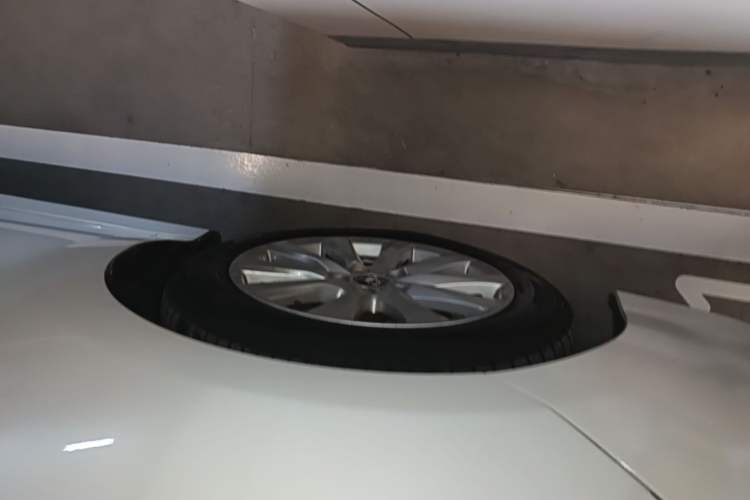 Used Toyota Camry 2019 Revised Version 2.0G Luxury Edition Left Front Wheel Hub