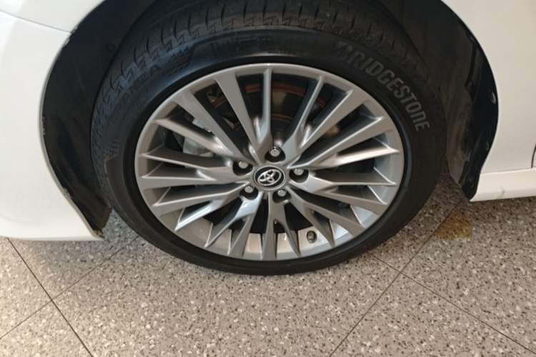Used Toyota Camry 2019 Dual-Engine 2.5 HG Luxury Edition China VI Standard Left Front Wheel Hub
