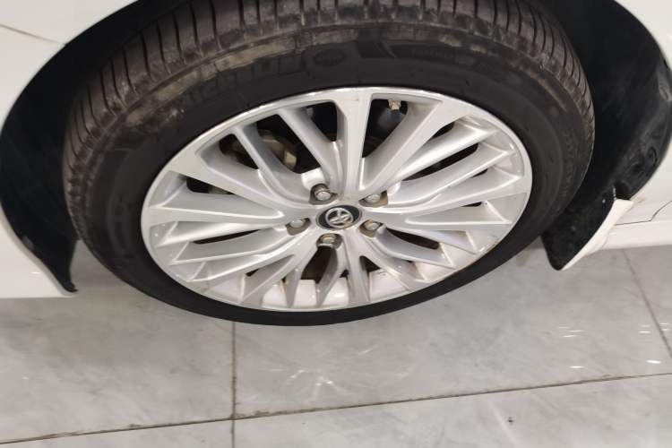 Used Toyota Camry 2019 Revised Version 2.5G Luxury Edition Left Front Wheel Hub