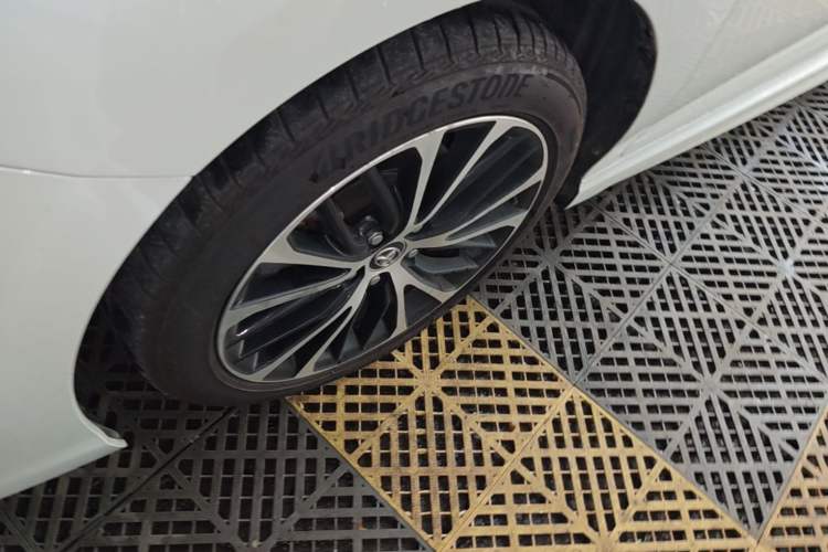 Used Toyota Camry 2019 2.5S FENGSHANG Version China VI Standard Left Front Wheel Hub