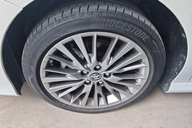Used Toyota Camry 2019 Dual-Engine 2.5 HG Luxury Edition China VI Standard Left Front Wheel Hub