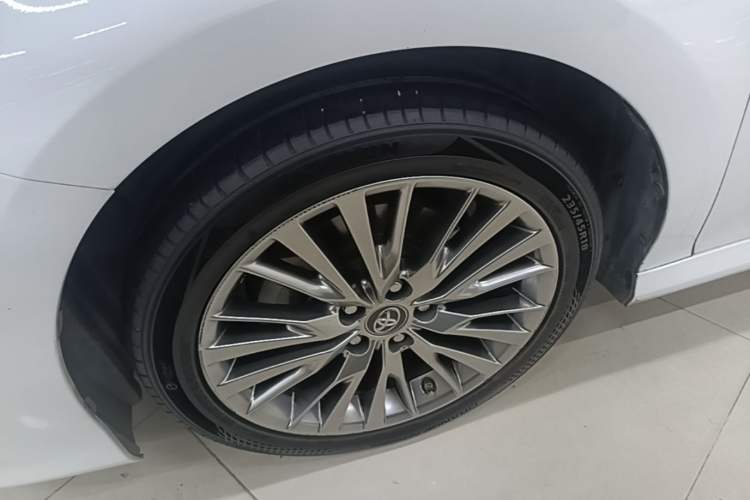 Used Toyota Camry 2019 Revised Version Dual-Engine 2.5 HG Luxury Edition Left Front Wheel Hub