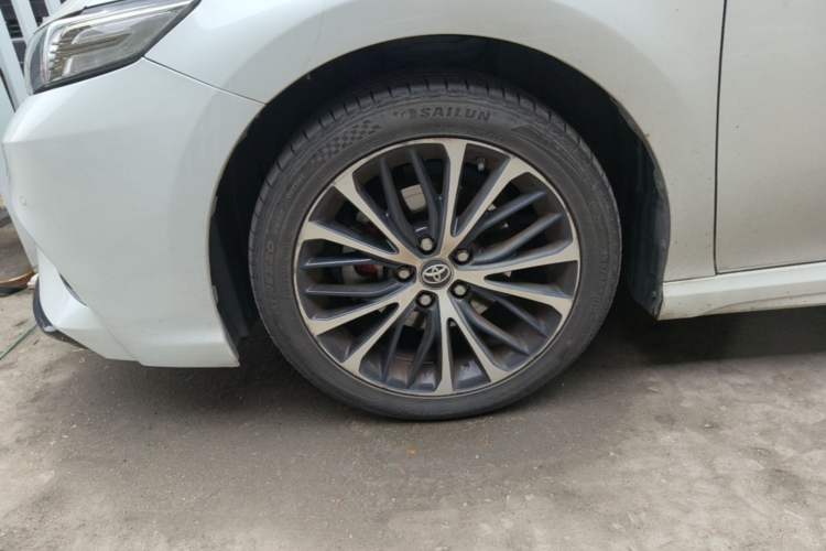 Used Toyota Camry 2019 2.0S FENGSHANG Version China VI Standard Left Front Wheel Hub