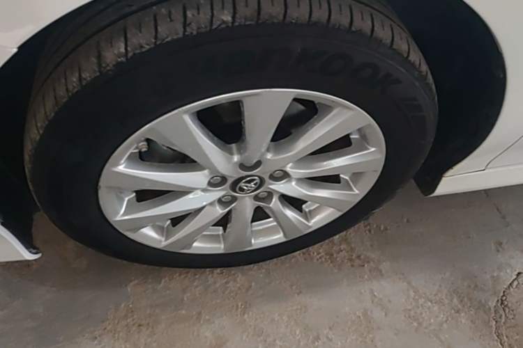 Used Toyota Camry 2019 Revised Version 2.0G Luxury Edition Left Front Wheel Hub