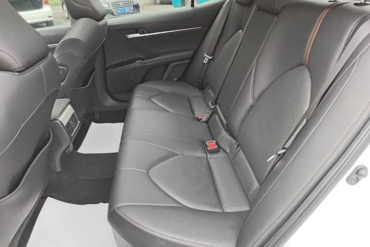 Used Toyota Camry 2019 Dual-Engine 2.5 HG Luxury Edition China VI Standard Left Rear Seat