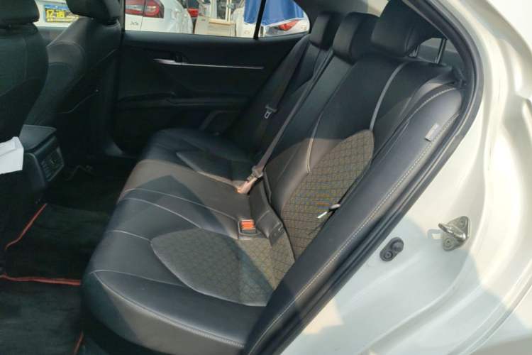 Used Toyota Camry 2019 Dual-Engine 2.5HS FENGSHANG Edition China VI Standard Left Rear Seat