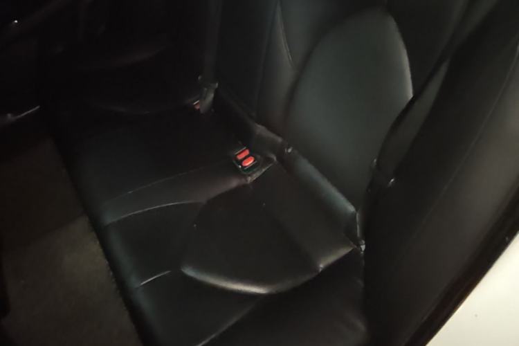 Used Toyota Camry 2019 Dual-Engine 2.5 HG Luxury Edition China V Standard Left Rear Seat
