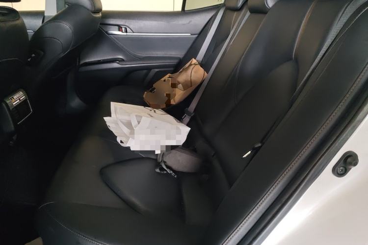 Used Toyota Camry 2019 Dual-Engine 2.5 HG Luxury Edition China VI Standard Left Rear Seat