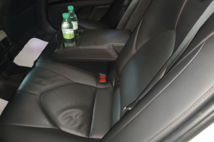Used Toyota Camry 2019 Dual-Engine 2.5 HG Luxury Edition China VI Standard Left Rear Seat