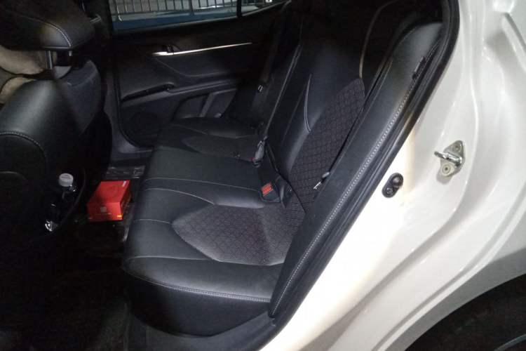 Used Toyota Camry 2019 Revised Version 2.5S Fēngshàng Edition Left Rear Seat