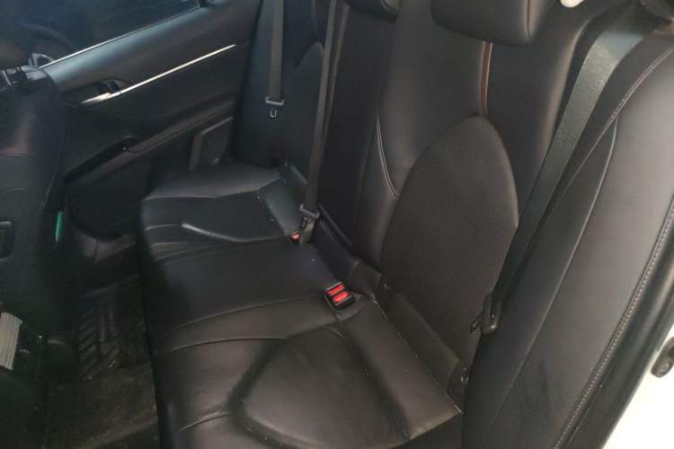 Used Toyota Camry 2019 Dual-Engine 2.5 HG Luxury Edition China VI Standard Left Rear Seat