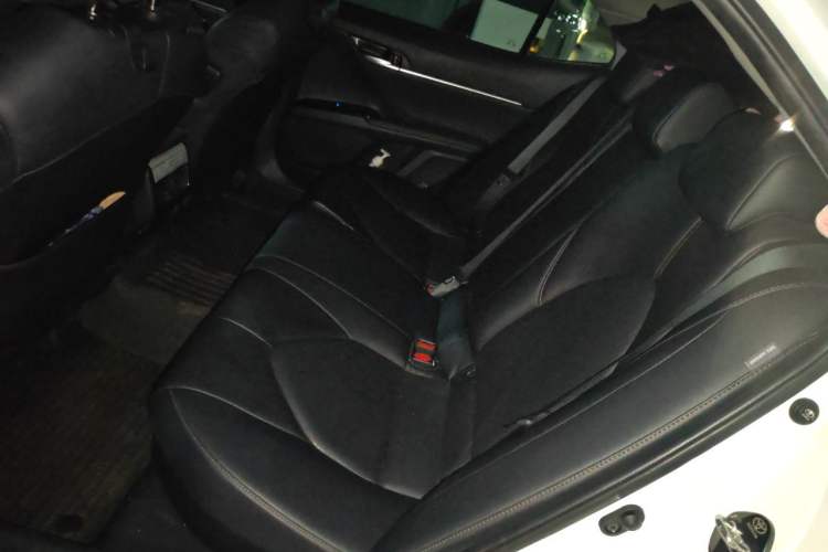 Used Toyota Camry 2019 Dual-Engine 2.5 HG Luxury Edition China VI Standard Left Rear Seat