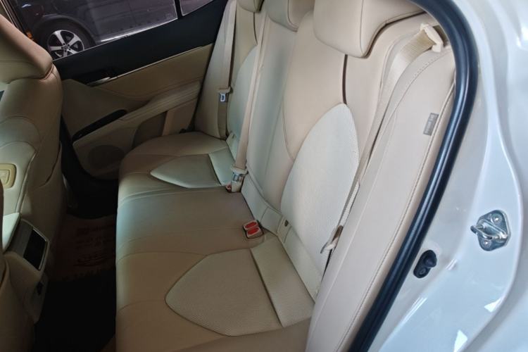Used Toyota Camry 2019 Dual-Engine 2.5 HG Luxury Edition China VI Standard Left Rear Seat