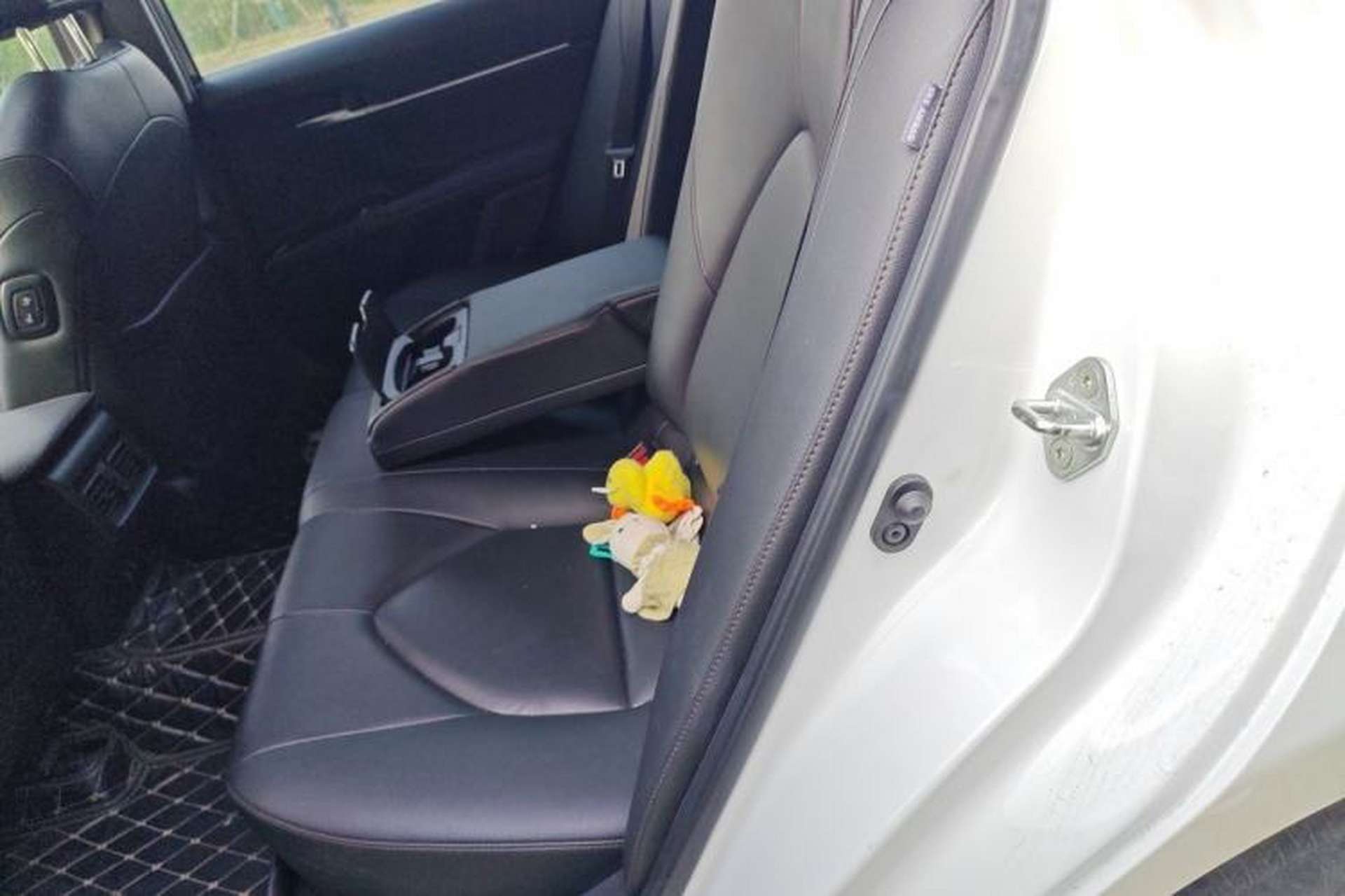Used Toyota Camry 2019 2.0G Luxury Edition China VI Standard Left Rear Seat