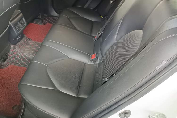 Used Toyota Camry 2019 2.0G Luxury Edition China VI Standard Left Rear Seat