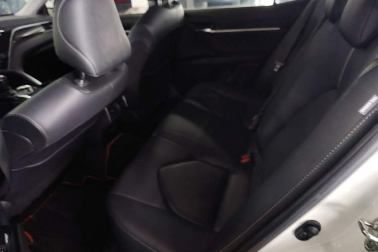Used Toyota Camry 2019 Revised Version 2.0S Fēngshàng Edition Left Rear Seat