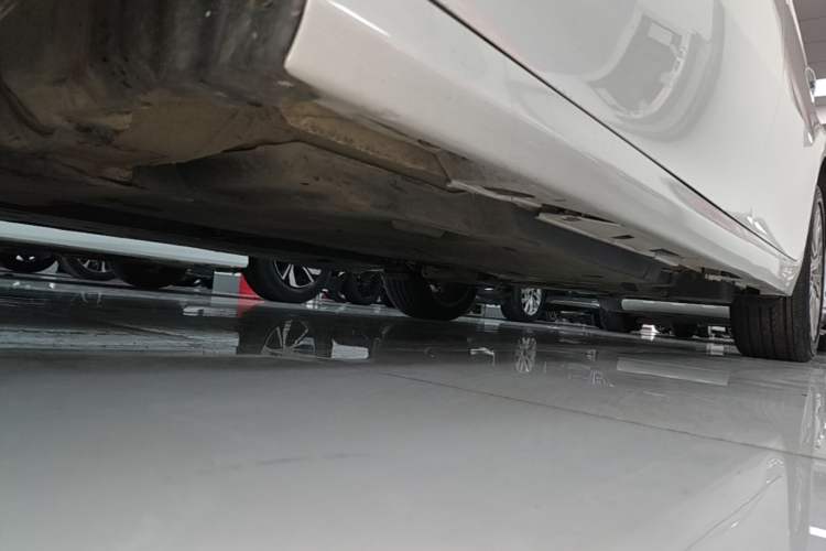 Used Toyota Camry 2019 Revised Version Dual-Engine 2.5 HG Luxury Edition Left Side Sill