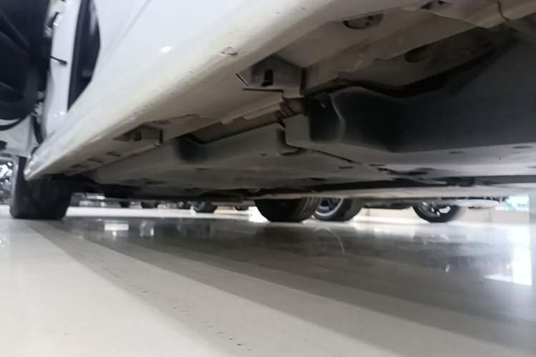 Used Toyota Camry 2019 Revised Version Dual-Engine 2.5 HG Luxury Edition Left Side Sill
