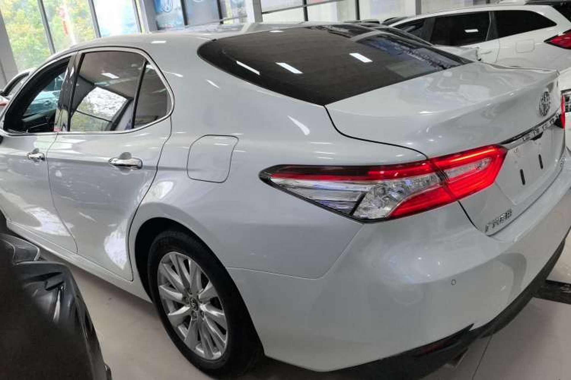 Used Toyota Camry 2019 Revised Version 2.0G Luxury Edition Left Side