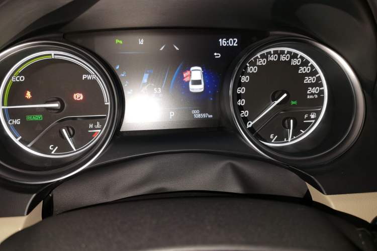 Used Toyota Camry 2019 Dual-Engine 2.5 HG Luxury Edition China VI Standard Odometer Close Up