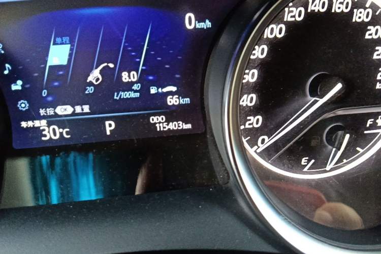 Used Toyota Camry 2019 2.0G Luxury Edition China VI Standard Odometer Close Up