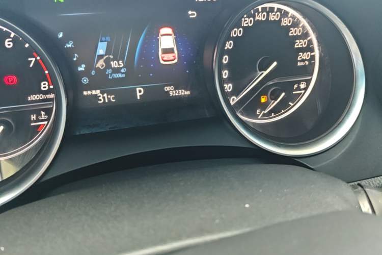 Used Toyota Camry 2019 2.5G Luxury Edition China V Standard Odometer Close Up