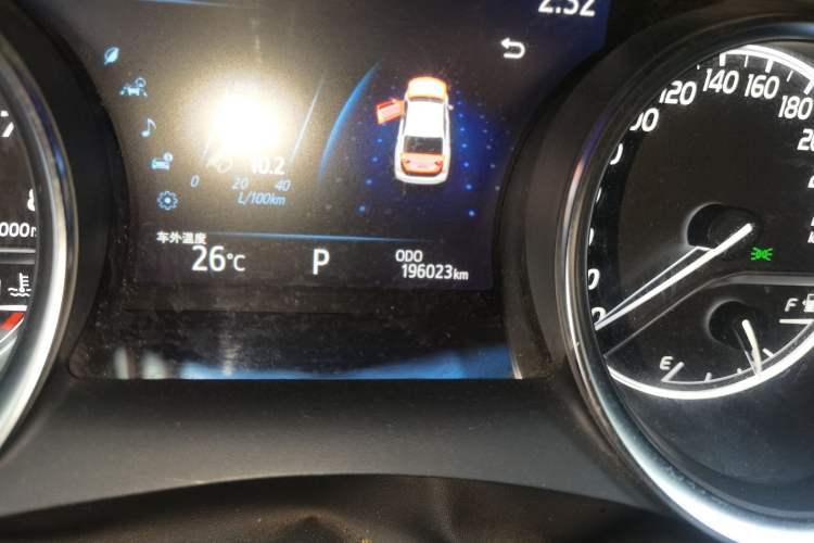 Used Toyota Camry 2019 2.5G Luxury Edition China VI Standard Odometer Close Up