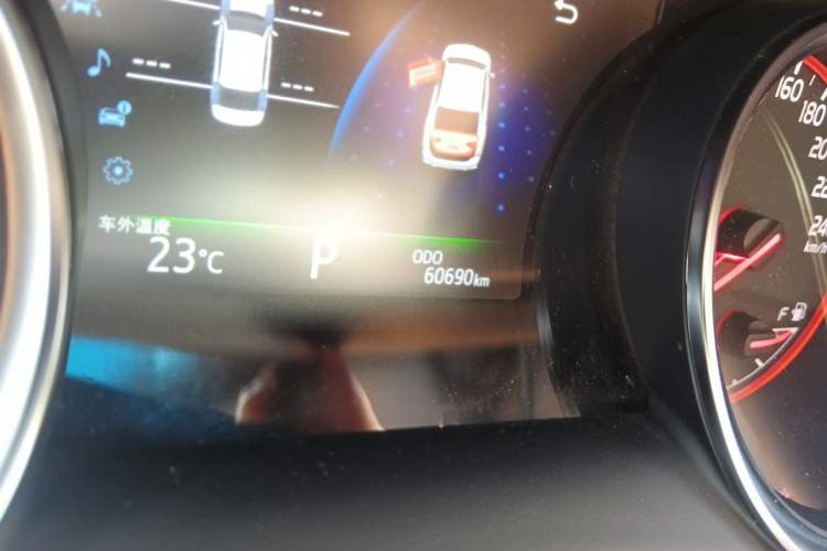 Used Toyota Camry 2019 2.5S FENGSHANG Version China V Standard Odometer Close Up