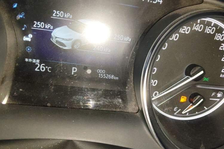 Used Toyota Camry 2019 Dual-Engine 2.5 HG Luxury Edition China V Standard Odometer Close Up