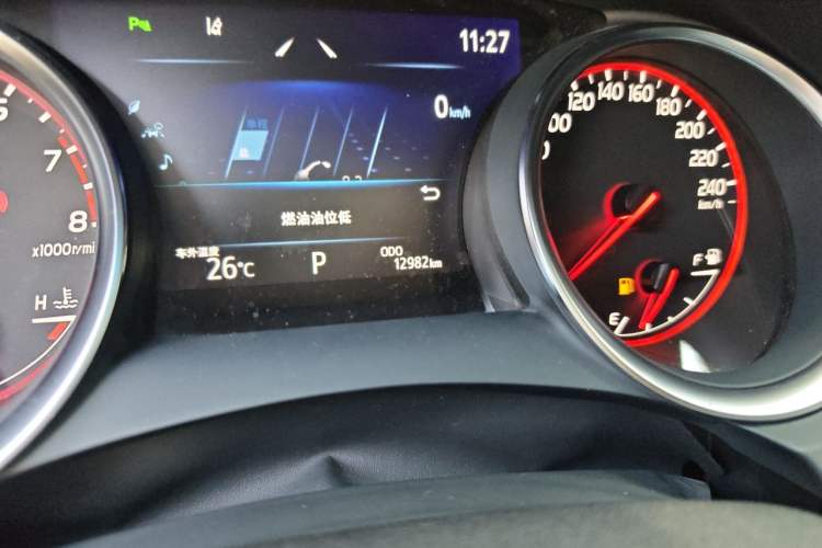Used Toyota Camry 2019 2.5S FENGSHANG Version China VI Standard Odometer Close Up