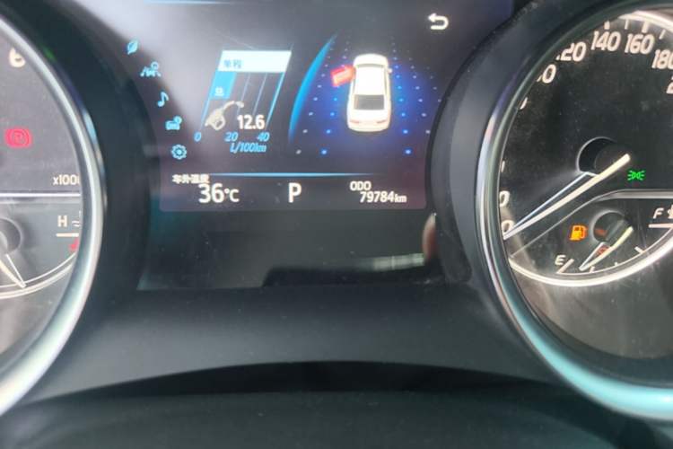 Used Toyota Camry 2019 Revised Version 2.0G Luxury Edition Odometer Close Up