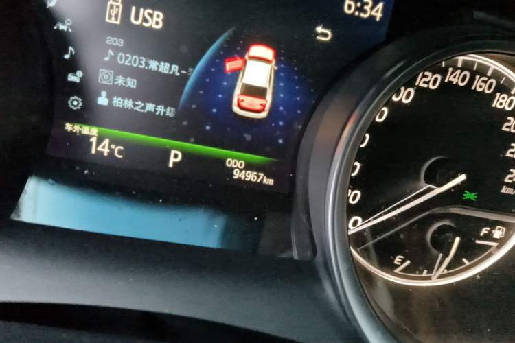 Used Toyota Camry 2019 Revised Version Dual-Engine 2.5 HG Luxury Edition Odometer Close Up