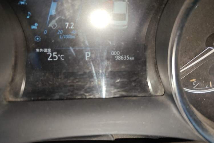 Used Toyota Camry 2019 Revised Version 2.0G Luxury Edition Odometer Close Up