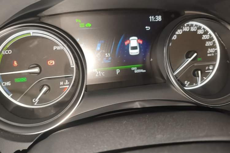 Used Toyota Camry 2019 Dual-Engine 2.5 HG Luxury Edition China VI Standard Odometer Close Up