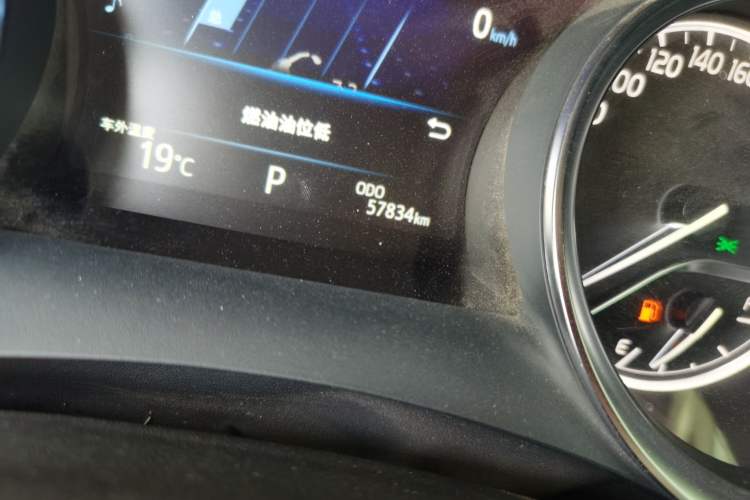 Used Toyota Camry 2019 2.0G Luxury Edition China VI Standard Odometer Close Up