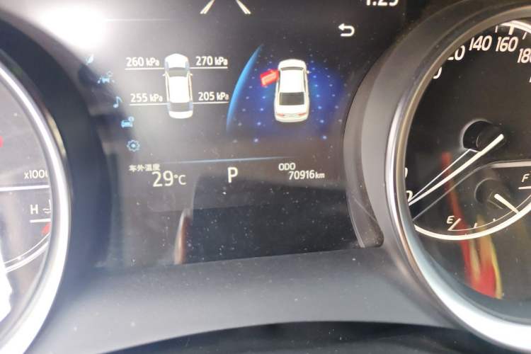 Used Toyota Camry 2019 2.5G Luxury Edition China V Standard Odometer Close Up
